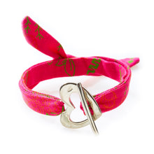 Load image into Gallery viewer, QUIRKY Shweshwe Bracelet Heart - Pink - No Memo
